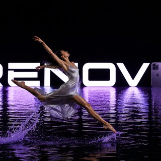 Campaña Renovix — bailarina y logotipo Renovix